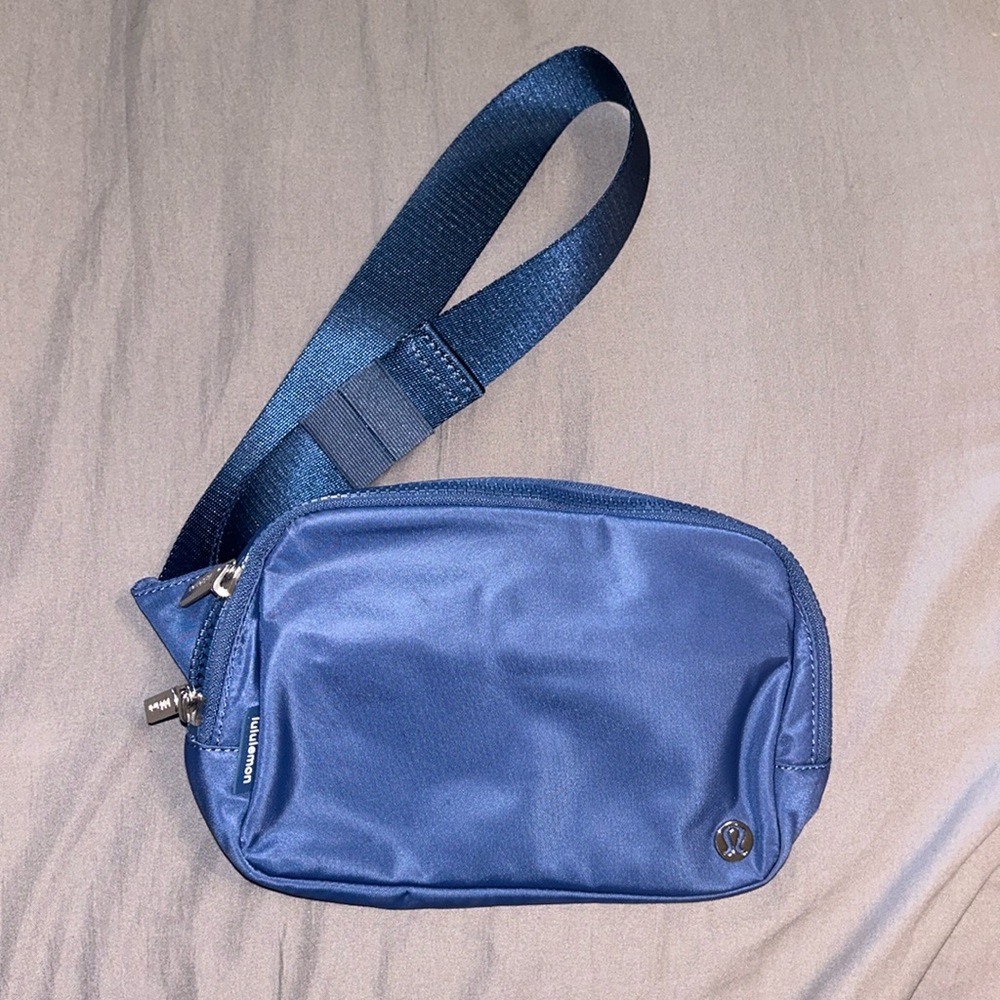 Lululemon Everywhere Belt Bag Large